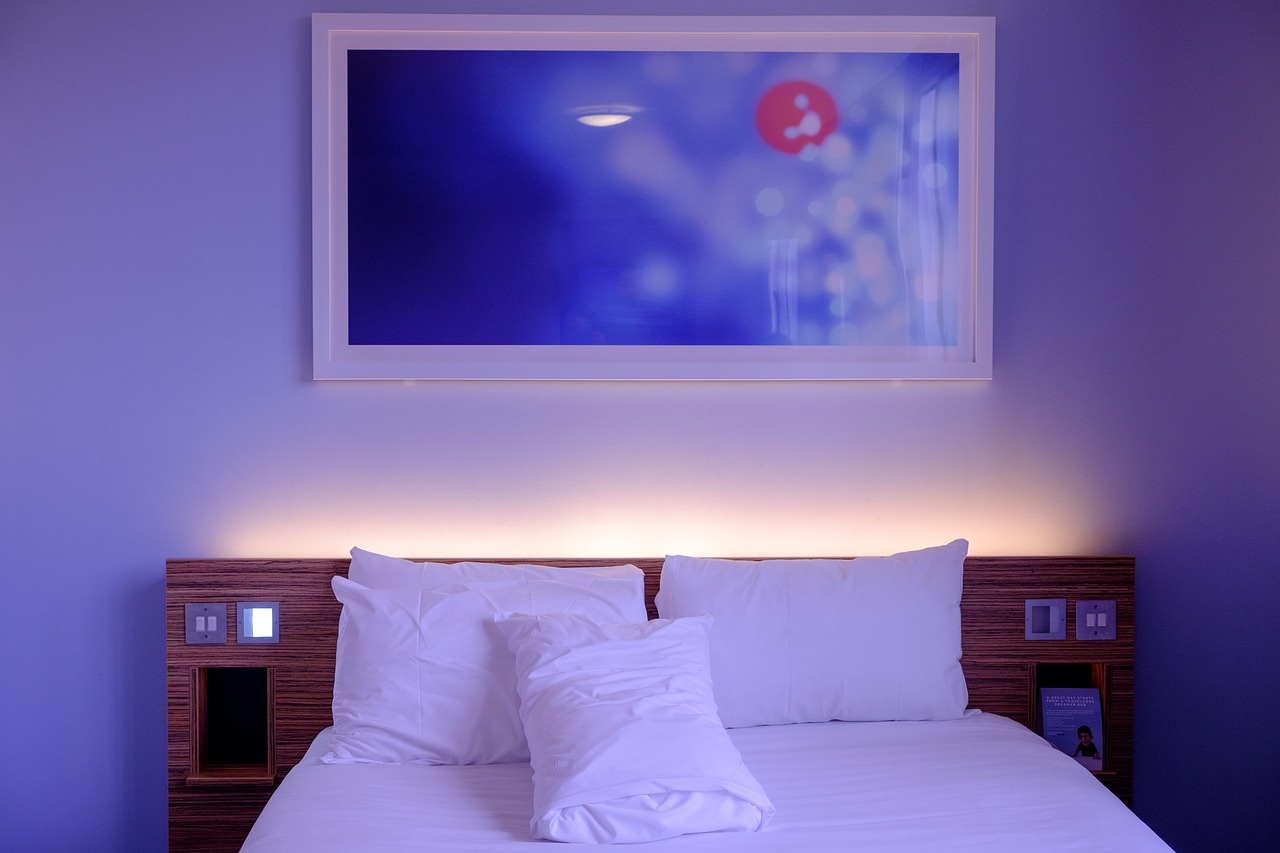 Zachte blauwtinten voor rustgevende slaapkamer. Zachte blauwtinten voor rustgevende slaapkamer.