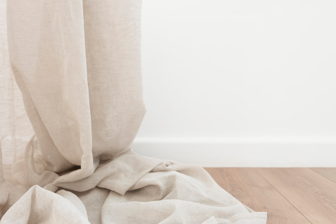 Slimme gordijnen creëren sterrennacht in babykamer. Slimme gordijnen creëren sterrennacht in babykamer.