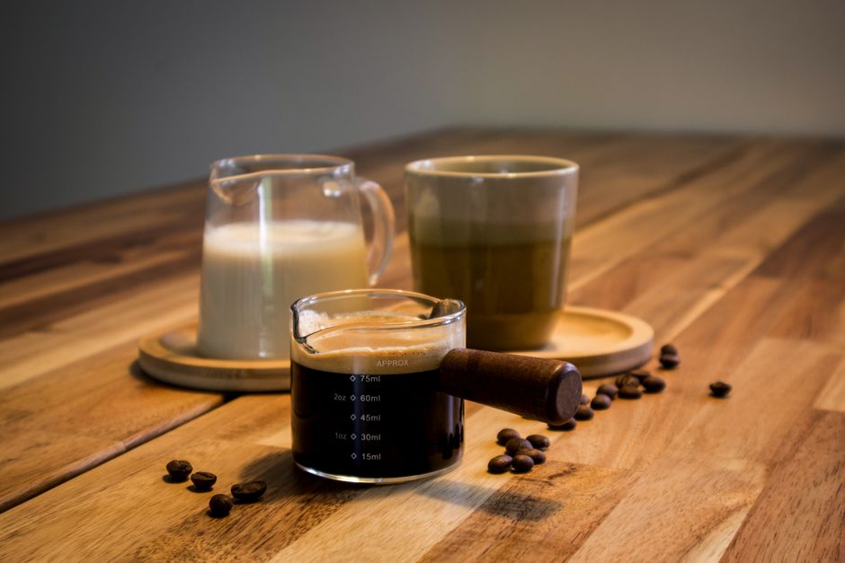 Gezellige cottagecore keuken met warme herfsttinten Gezellige cottagecore keuken met warme herfsttinten